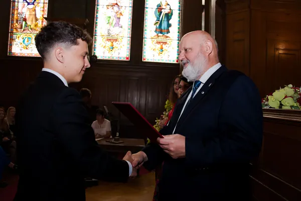Předání maturitních vysvědčení, 12. 6. 2026