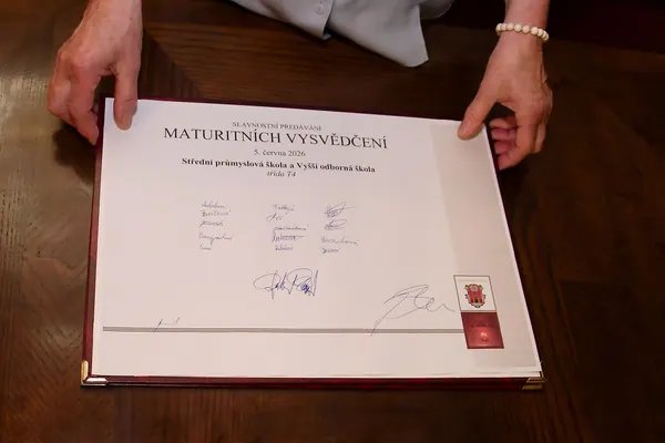 Předání maturitních vysvědčení, 5. 6. 2026