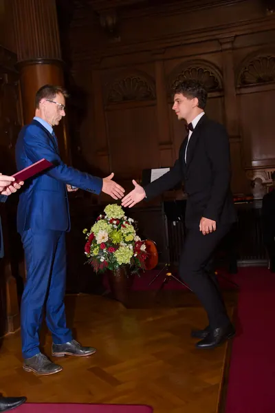 Předání maturitních vysvědčení, 5. 6. 2026
